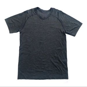 Black training T-shirt lululemon great condition size S